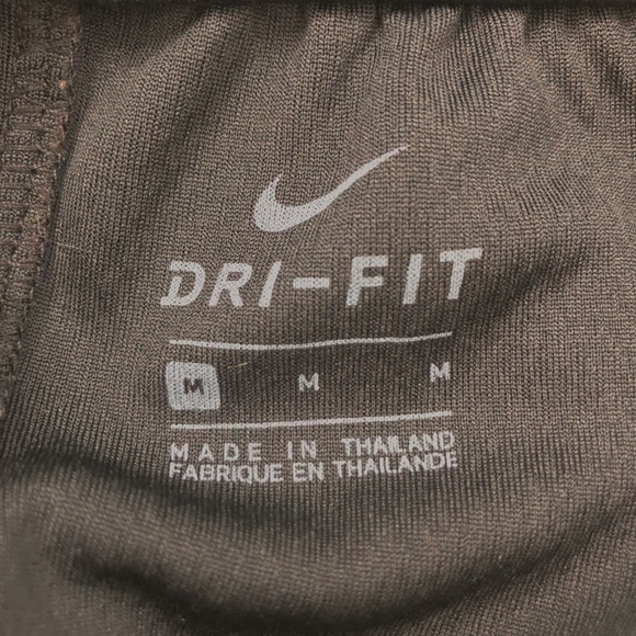 2 pairs of nike shorts - Picture 3 of 4